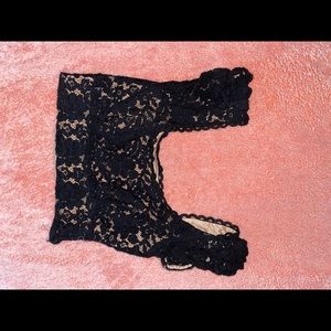 Black lace Crop